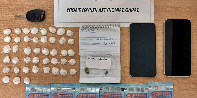 Δύο συλλήψεις για διακίνηση ναρκωτικών στη Σαντορίνη – ΦΩΤΟ