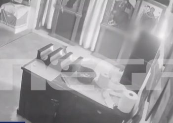 ΒΙΝΤΕΟ απο τον επίδοξο διαρρήκτη που εισέβαλε στην εκκλησία για να κλέψει το παγκάρι – ΦΩΤΟ