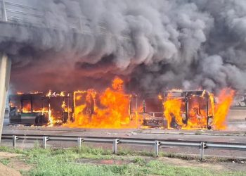 «Σείεται» το Παρίσι και η Γαλλία – Περισσότερες από 300 συλλήψεις – ΒΙΝΤΕΟ – ΦΩΤΟ