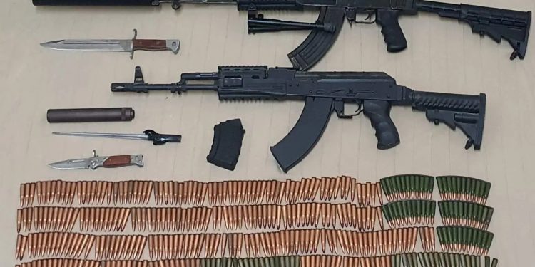 Σίφνος: Χειροπέδες σε 48χρονο που είχε μίνι οπλοστάσιο – ΒΙΝΤΕΟ – ΦΩΤΟ