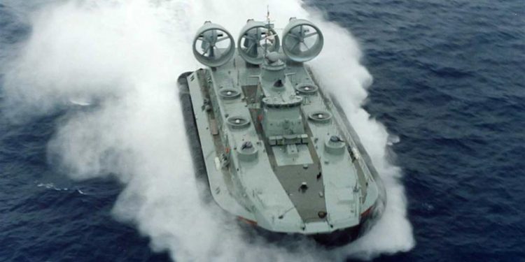 Υπόθεση κατασκοπείας: Με φωτογραφικό υλικό από το Ναυτικό Οχυρό της Σαλαμίνας οι δύο Ρουμάνοι που συνελήφθησαν