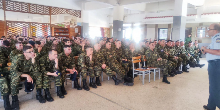 Ενημερωτική διάλεξη, για την οδική ασφάλεια στους στρατιώτες του Κέντρου Νεοσυλλέκτων Γρεβενών – ΦΩΤΟ