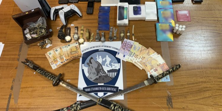 Πώς δρούσε συμμορία απατεώνων που «ξεδόντιασε» το ελληνικό FBI – Πάνω από 538.000 ευρώ η λεία – ΒΙΝΤΕΟ – ΦΩΤΟ