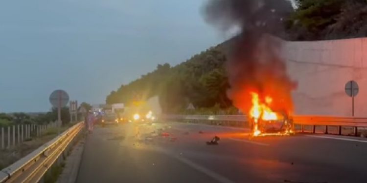 Πώς έγινε το φριχτό τροχαίο στην Αχαΐα με 2 νεκρούς: Επί 1 χλμ. οδηγούσε ανάποδα η 70χρονη στην Ολυμπία Οδό – ΒΙΝΤΕΟ