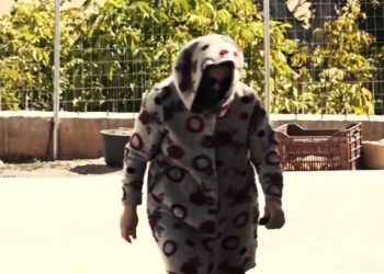 Έθαψε την μάνα της για να παίρνει την σύνταξή της: Οι αντιφάσεις της 62χρονης και η δεύτερη κατάθεση του γιου – ΒΙΝΤΕΟ