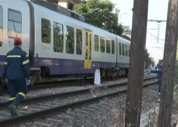 Μεταξουργείο: Νεκρός πεζός στις γραμμές της Κωνσταντινουπόλεως – Παρασύρθηκε από διερχόμενο τρένο – ΒΙΝΤΕΟ – ΦΩΤΟ