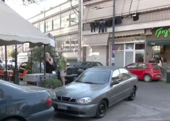 Άγριος ξυλοδαρμός οδηγού τρόλεϊ στον Πειραιά από 2 άτομα – Μεταφέρθηκε στο νοσοκομείο – BINTEO