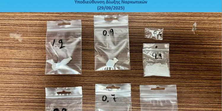 Τέσσερις συλλήψεις για ναρκωτικά στο κέντρο της Αθήνας – ΦΩΤΟ