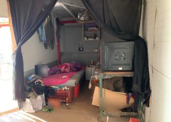 ΒΙΝΤΕΟ και ΦΩΤΟ από την επιχείρηση της ΕΛΑΣ για την εγκληματική οργάνωση που εκμεταλλευόταν εργασιακά αλλοδαπούς