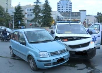 Ασθενοφόρο συγκρούστηκε με αυτοκίνητο στην Εγνατία – ΒΙΝΤΕΟ