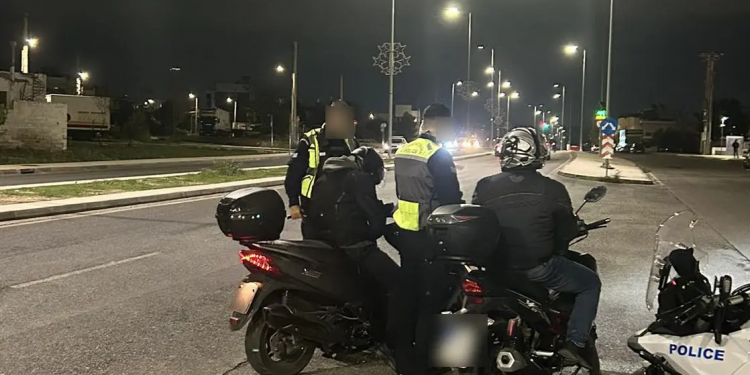 Άγιοι Ανάργυροι: Σωρεία παραβάσεων ανέδειξαν οι τροχονομικές δράσεις – ΦΩΤΟ