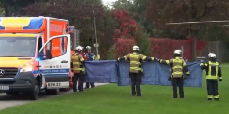 Γερμανία: Σε κρίσιμη κατάσταση η δήμαρχος μετά τις 13 μαχαιριές – Κύρια ύποπτη η 17χρονη κόρη της – BINTEO