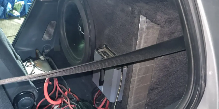 Άνω Λιόσια: Συνελήφθη 22χρονος φασαριόζος με ηχεία μεγάλης έντασης τα ξημερώματα – ΦΩΤΟ  