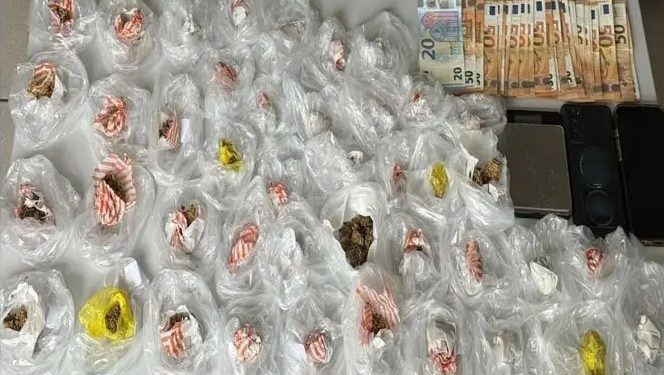 Λάρισα: Συνελήφθησαν 2 άνδρες για διακίνηση ναρκωτικών – ΦΩΤΟ