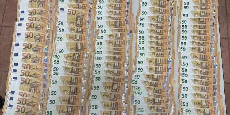 Λέσβος: 13χρονος ξάφρισε 7.000 ευρώ από τη γιαγιά του – ΦΩΤΟ