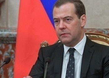 Μεντβέντεφ: Ο Τραμπ «πάει γυρεύοντας» με τη Ρωσία