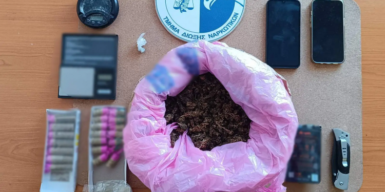 Καλαμάτα: Δύο συλλήψεις για ναρκωτικά – ΦΩΤΟ