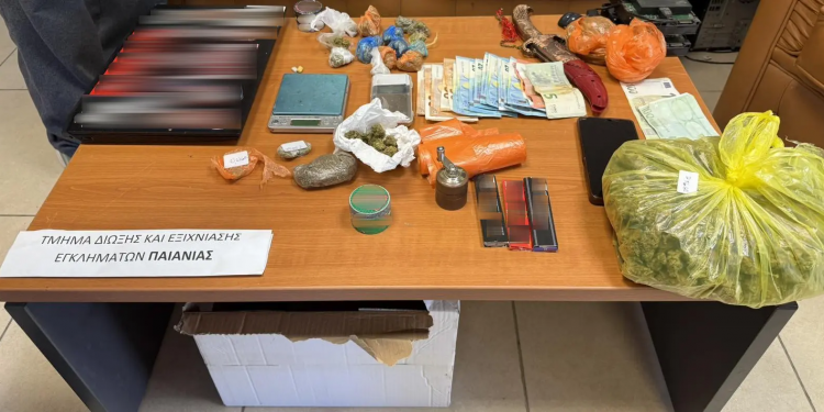 Παιανία: Δύο συλλήψεις για ναρκωτικά στα Γλυκά Νερά – ΦΩΤΟ