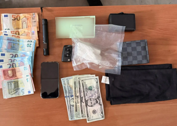 Δύο συλλήψεις για διακίνηση ναρκωτικών σε Άγιο Παντελεήμονα και Αχαρνές – ΦΩΤΟ