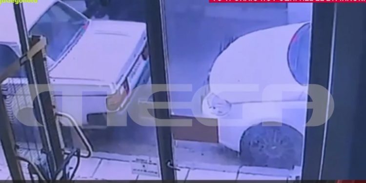 Νέος Κόσμος: Τρεις τραυματίες και πέντε προσαγωγές μετά από άγρια συμπλοκή – ΒΙΝΤΕΟ – ΦΩΤΟ