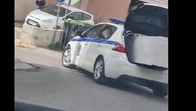 ΒΙΝΤΕΟ ΝΤΟΚΟΥΜΕΝΤΟ: Περιπολικό μεταφέρει ψυγείο στο πορτμπαγκάζ – Διατάχθηκε ΕΔΕ