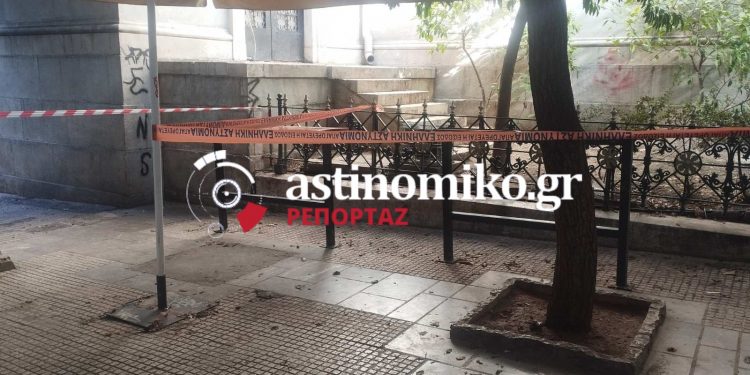 Πυροβολισμοί στην Ομόνοια: Δύο δράστες άνοιξαν πυρ και τραυμάτισαν νεαρό στην πλατεία Αγίου Κωνσταντίνου – ΦΩΤΟ