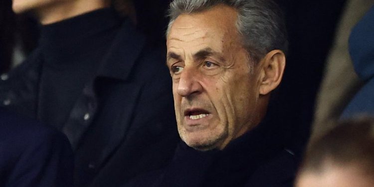 Γαλλία: Τον δρόμο για τις φυλακές ο Νικολά Σαρκοζί