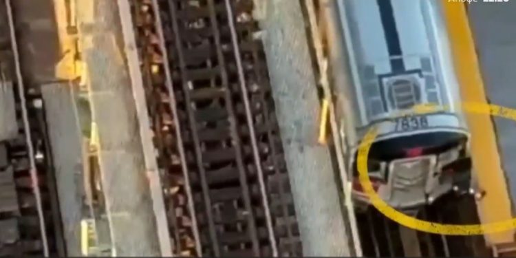 ΒΙΝΤΕΟ ΝΤΟΚΟΥΜΕΝΤΟ από τη στιγμή που 12χρονη κάνει «subway surfing» λίγα λεπτά πριν σκοτωθεί στη Νέα Υόρκη