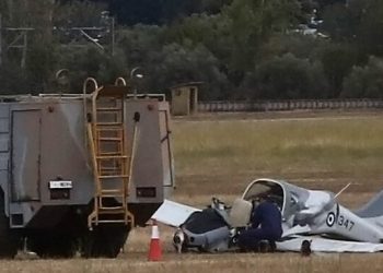 Τατόι: Στα δύο κόπηκε το εκπαιδευτικό αεροσκάφος που έπεσε – BINTEO – ΦΩΤΟ