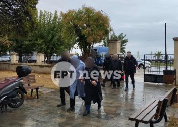 Στον ανακριτή 11 από τους Τούρκους που συνελήφθησαν με 147 πιστόλια – ΦΩΤΟ