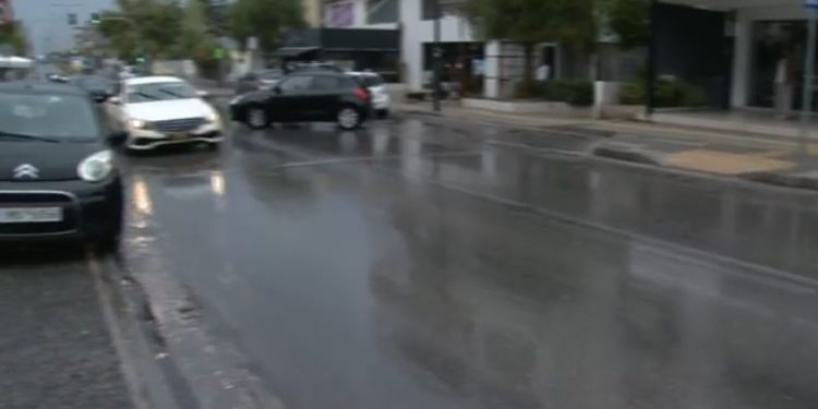 Άγιος Δημήτριος: Μοτοσικλετιστής παρέσυρε και εγκατέλειψε 2,5 χρόνων παιδί που ήταν σε καρότσι – Συνελήφθη ο 20χρονος – ΒΙΝΤΕΟ