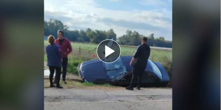 Πάτρα: Εκσκαφέας εμβόλισε αυτοκίνητο, συνελήφθη ο οδηγός – ΒΙΝΤΕΟ – ΦΩΤΟ