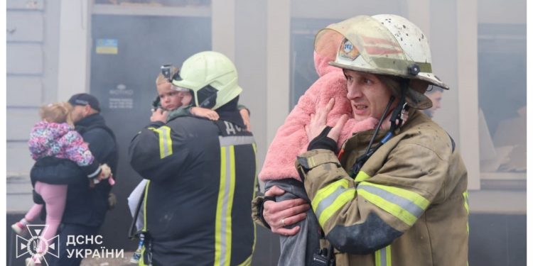 Ρωσική επίθεση σε νηπιαγωγείο στο Χάρκοβο καταγγέλλει το Κίεβο – Σοκαριστικές εικόνες – ΒΙΝΤΕΟ – ΦΩΤΟ