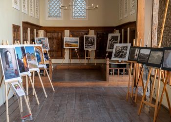 Πινέλα αντί για όπλα: Όταν οι αστυνομικοί… ζωγραφίζουν! – ΦΩΤΟ