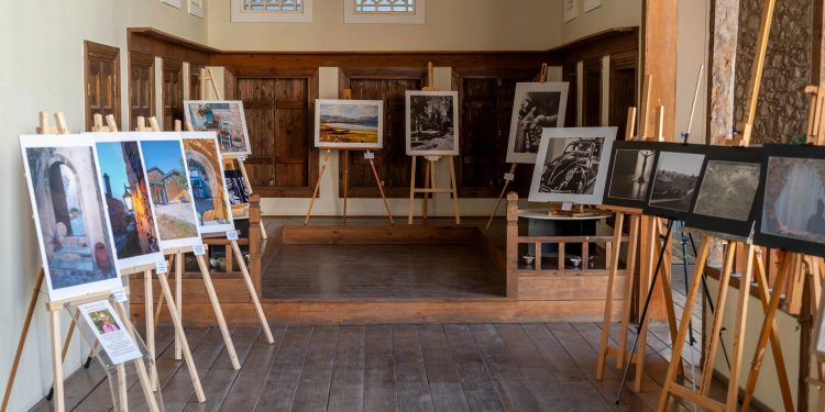 Πινέλα αντί για όπλα: Όταν οι αστυνομικοί… ζωγραφίζουν! – ΦΩΤΟ