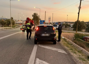 Σωρεία παραβάσεων ανέδειξαν οι τροχονομικοί έλεγχοι σε Μάνδρα και Περιστέρι – ΦΩΤΟ