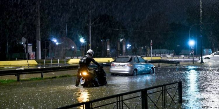 Κακοκαιρία Adel: Το χειρότερο σενάριο επικράτησε στη Αττική – Πού θα χτυπήσει η κακοκαιρία τις επόμενες ώρες, πότε εξασθενεί – ΦΩΤΟ