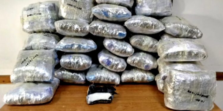 Ηγουμενίτσα: Φορτωμένος με 32 κιλά κάνναβης και μισό κιλό κοκαΐνη δραπέτης των φυλακών – ΦΩΤΟ