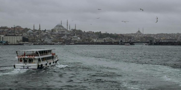 Τουρκία: Νεκρά δύο παιδιά από street food – Στη ΜΕΘ οι γονείς τους