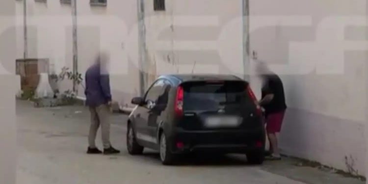 Απίστευτο περιστατικό στον Κορυδαλλό: Σωφρονιστικός έβγαλε έξω βαρυποινίτη για να του φτιάξει το αυτοκίνητο – ΒΙΝΤΕΟ – ΦΩΤΟ