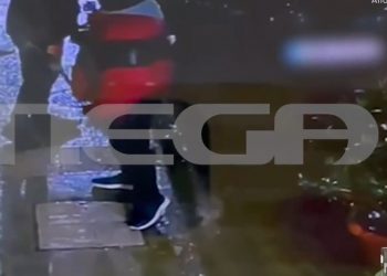 ΒΙΝΤΕΟ ΝΤΟΚΟΥΜΕΝΤΟ από τη στιγμή της ληστείας σε κοσμηματοπωλείο στην Καλαμάτα – ΦΩΤΟ