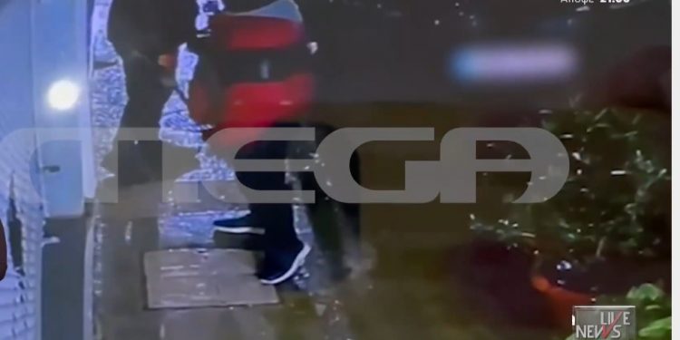 ΒΙΝΤΕΟ ΝΤΟΚΟΥΜΕΝΤΟ από τη στιγμή της ληστείας σε κοσμηματοπωλείο στην Καλαμάτα – ΦΩΤΟ