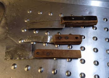 «ΝΤΟΥ» στις φυλακές Τρικάλων – Μαχαίρια, ναρκωτικά και κινητά βρέθηκαν σε κελιά – ΦΩΤΟ