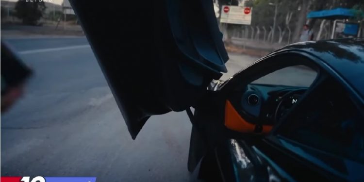 Αττική Οδός: Παραβάτης με McLaren τρέχει με 250 χιλιόμετρα και αστυνομικός του λέει… «πάτα το» – ΒΙΝΤΕΟ