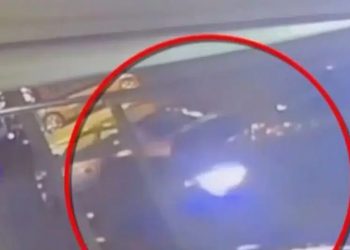 BINTEO NTOKOYMENTO από τη στιγμή που Ρομά διαρρήκτες εμβολίζουν μηχανές της ΔΙΑΣ στον Άγιο Δημήτριο