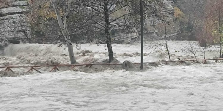Το κύμα κακοκαιρίας «χτύπησε» την Καστοριά – Πλημμύρισε το Νεστόριο, υπερχείλισε ο ποταμός Αλιάκμονας – ΒΙΝΤΕΟ – ΦΩΤΟ