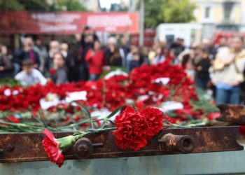 Πολυτεχνείο: Με την πορεία κορυφώνονται οι εκδηλώσεις – Δρακόντεια τα μέτρα της ΕΛΑΣ – 11 προσαγωγές – ΒΙΝΤΕΟ