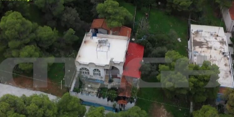 Σαλαμίνα: Άφαντοι παραμένουν οι δράστες που σκότωσαν ηλικιωμένη στην διάρκεια ληστείας στο σπίτι της – ΒΙΝΤΕΟ