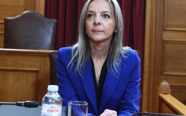 ΟΠΕΚΕΠΕ: Καυγάς Σεμερτζίδου-Κωνσταντοπούλου: «Μου έχουν δεσμεύσει 1.000 ευρώ – Τα 2,4 εκατ. τα φάγατε;» – ΒΙΝΤΕΟ