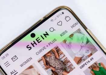 Γαλλία: Απειλεί με αποκλεισμό τον ασιατικό κολοσσό Shein μετά τον σάλο με τις «παιδικές» κούκλες του σεξ